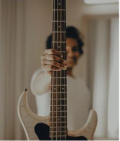 Leer Noten Gitaar lezen en verbeter je vaardigheden met Gitaar Leren Spelen om het plezier van gitaarspelen te ontdekken. YouTube